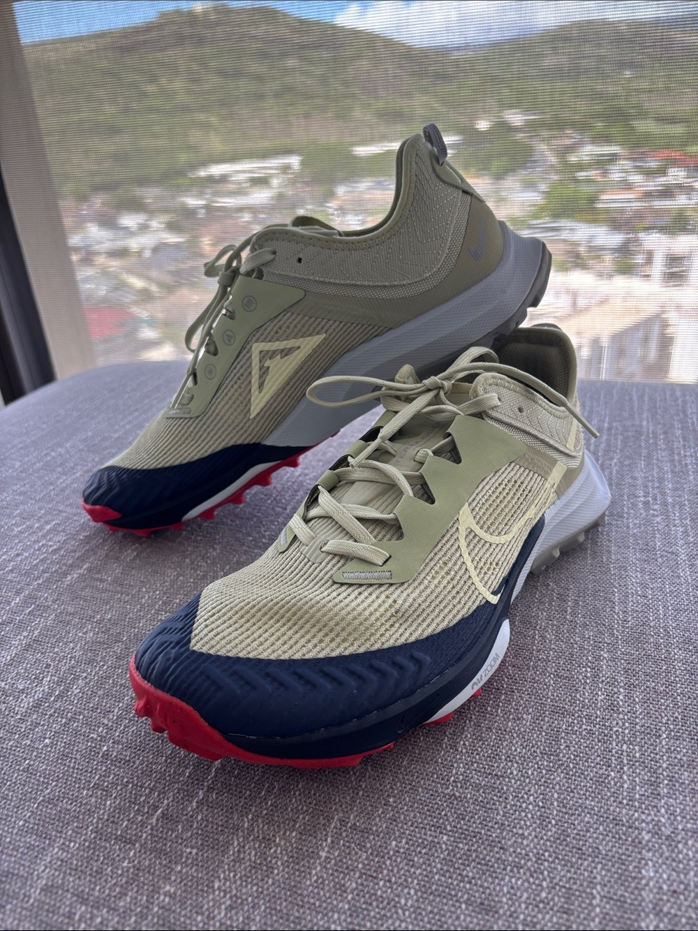 NIKE Men’s Olive Green Trail Running Shoes